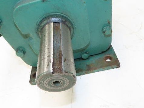 Winsmith D-90 SE Gearbox 15:1 Reducer 5.5Hp 116rpm 180TC Dual Shaft 935MWNS23006