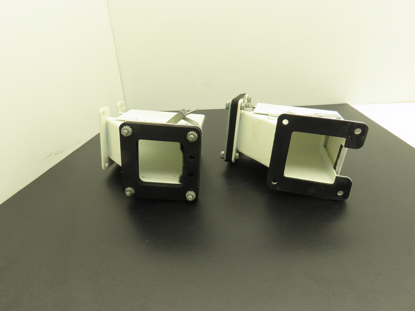 Hoffman F22LE9A Lay In Wireway 2.5" By 2.5" 90° Elbow Cable Management Lot of 2