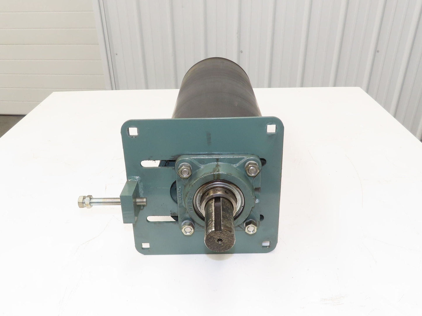 Hytrol 8"x 20.5" Center Drive Pulley 24" Conveyor 21"BF 1-11/16" Ext Shaft