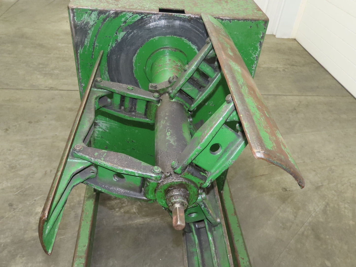 Regal 3000-12SRNP Coil Stock Uncoiler 3000lbs 12" ID 24" W No Motor Decoiler