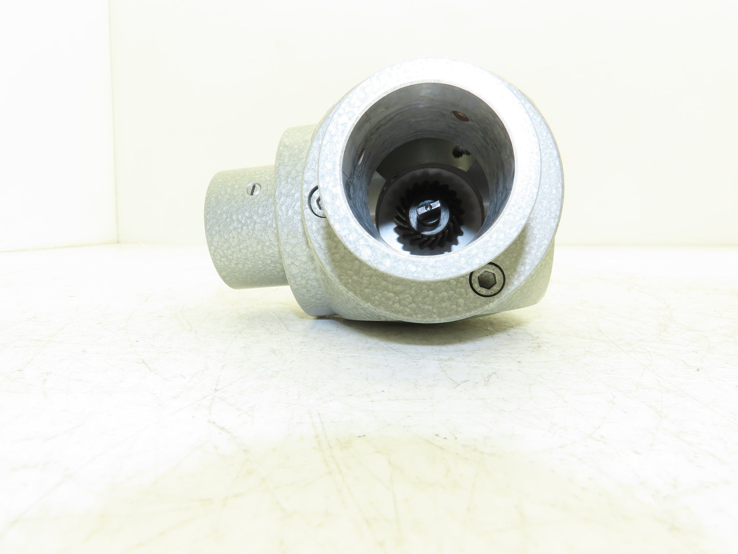 Right Angle Inline 1:1 Gearbox Low Torque Manual Power 10mm Shaft 40mm Fitting