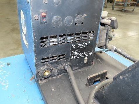 Miller CP-302 Mig Welder 300 amp 60 Series 24V Feeder 200/230/460v 3PH