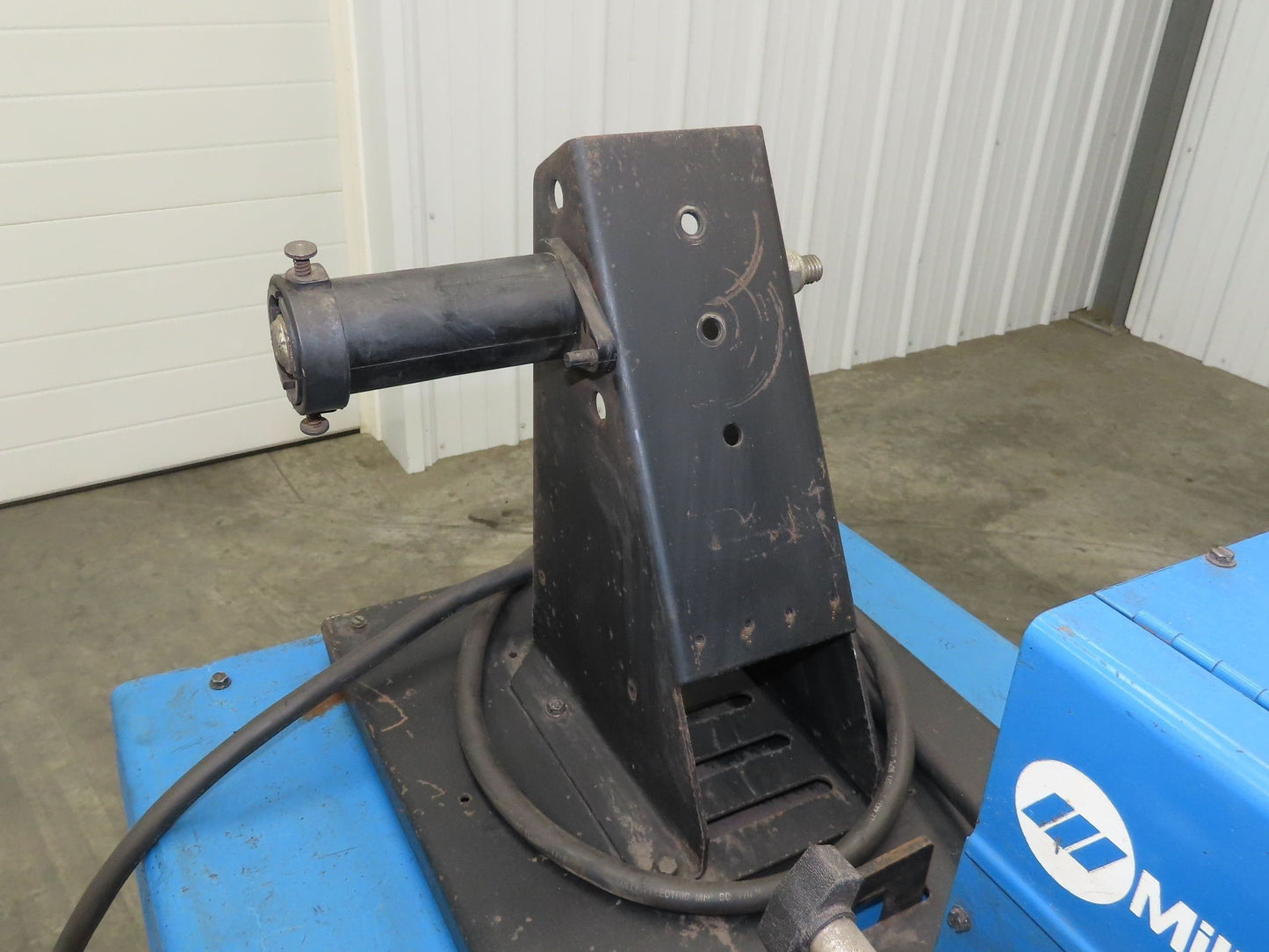 Miller CP-302 Mig Welder 300 amp 60 Series 24V Feeder 200/230/460v 3PH