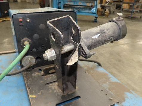 Miller CP-302 Mig Welder 300 amp 195112 24V Feeder 200/230/460v 3PH With Cart
