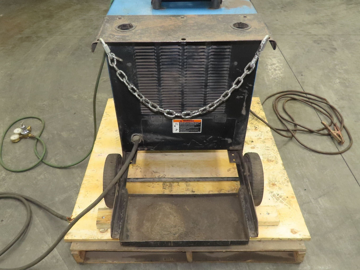 Miller CP-302 Mig Welder 300 amp 195112 24V Feeder 200/230/460v 3PH With Cart