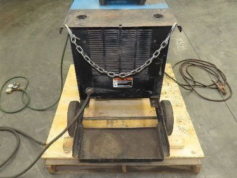 Miller CP-302 Mig Welder 300 amp 195112 24V Feeder 200/230/460v 3PH With Cart