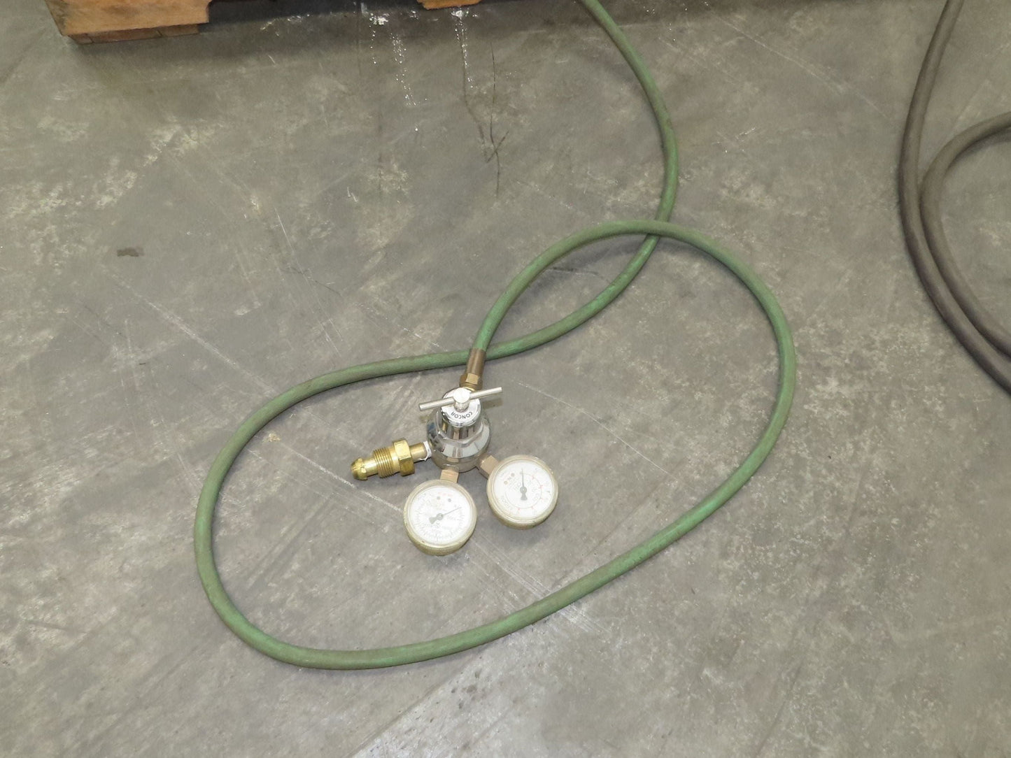 Miller CP-302 Mig Welder 300 amp 195112 24V Feeder 200/230/460v 3PH With Cart