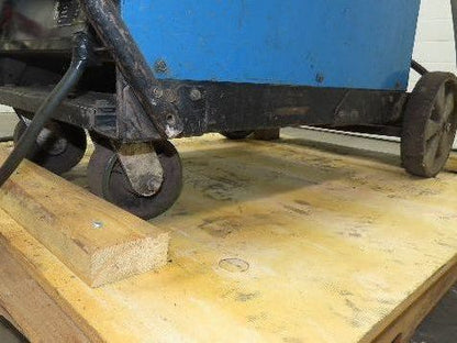 Miller CP-302 Mig Welder 300 amp 195112 24V Feeder 200/230/460v 3PH With Cart