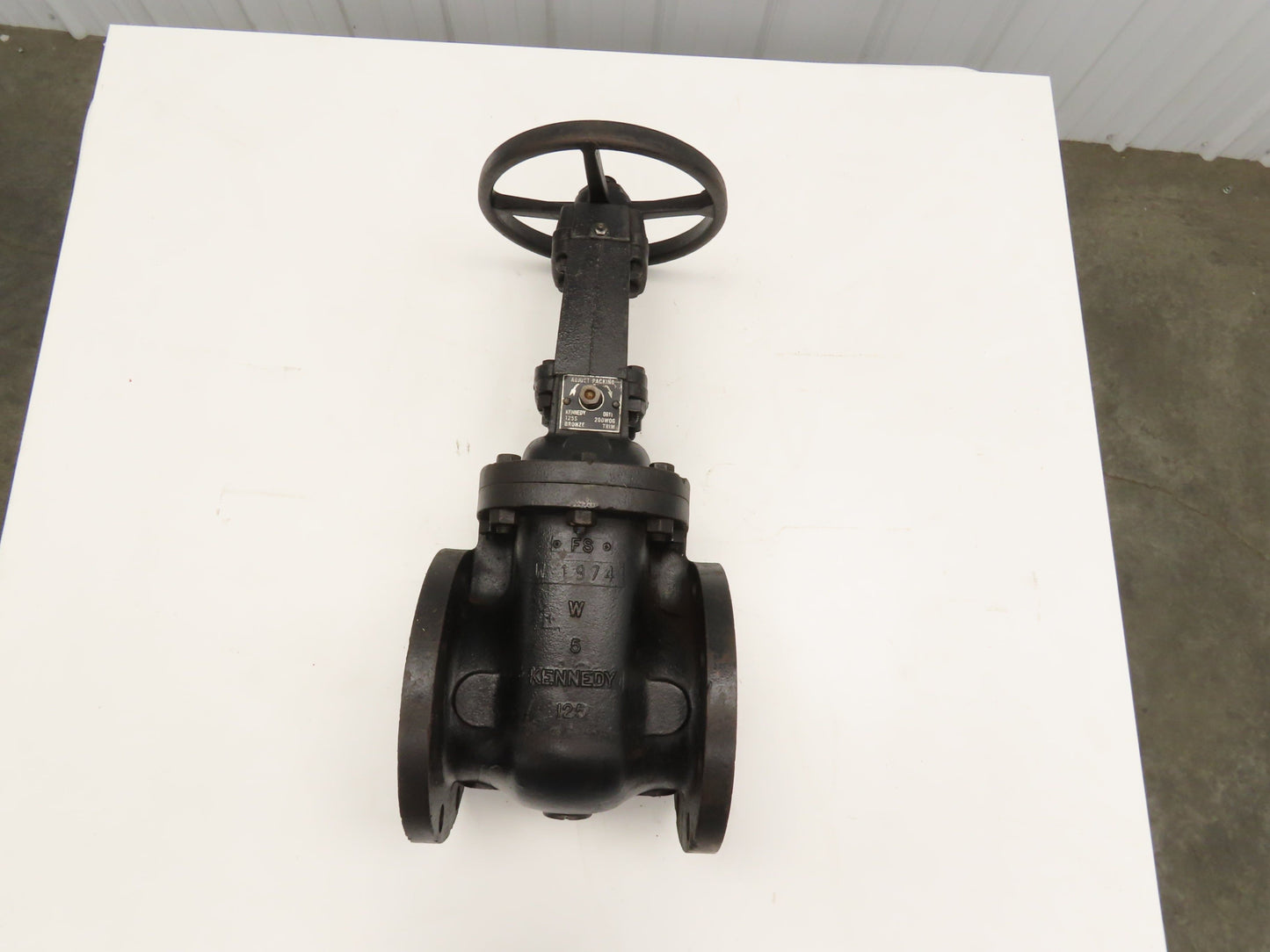 Kennedy 0611 Gate Valve 5" 125S Bronze seat 2000psi WOG Trim