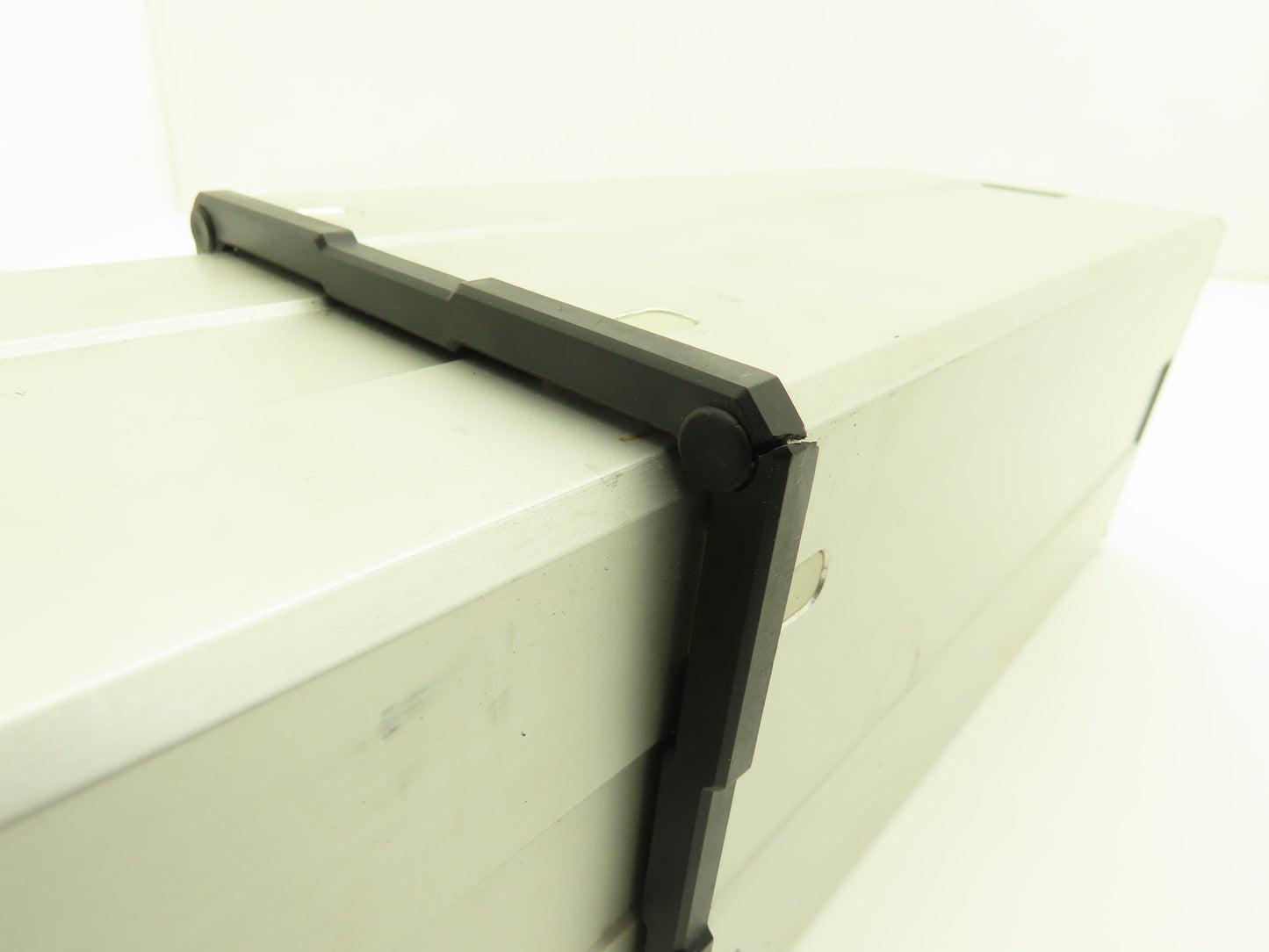 Magnetic THC 8AWDS -001 Telescopic Pillar 1800N push 230mm Stroke 12mm/s