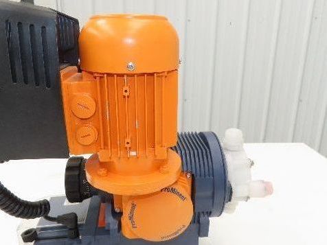 ProMinent Fluid Controls S1CB Metering Pump 110-240v 14Gph Dosing Rate 145psi