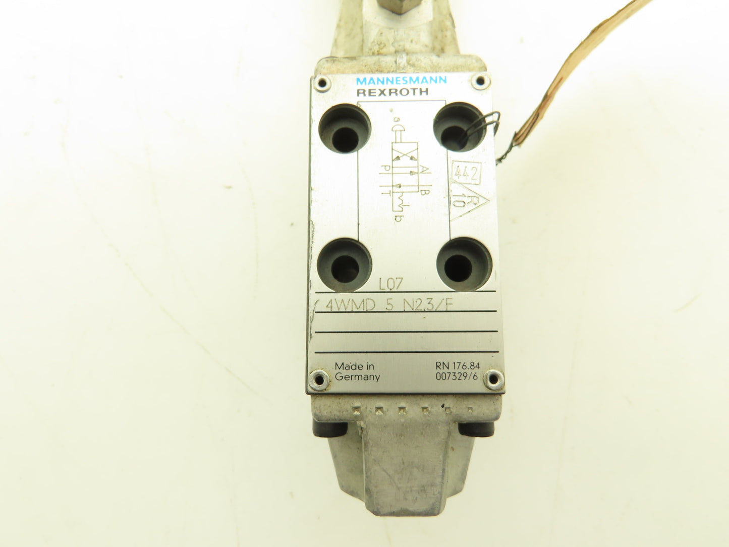 Rexroth 4WMD 5 N2.3/F Hydraulic 4/2 Directional Valve Manual Rotary Knob