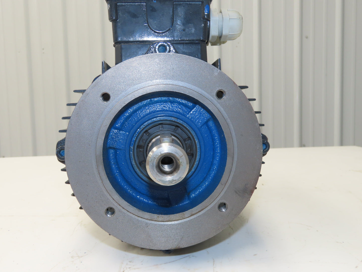 Unitec SKg 100L-8B AC Double Shaft Motor 1.74Hp 860rpm 460Y 3ph 100L TEFC