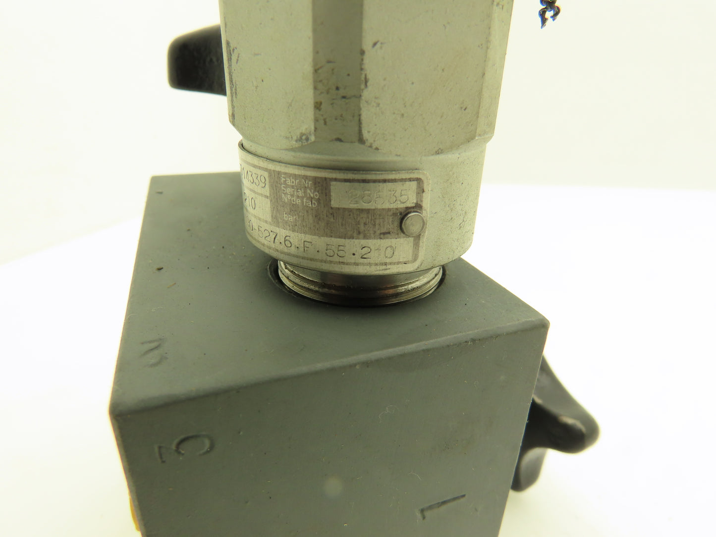 Herion BSP Hydraulic Directional Valve Block Cartridge Relief TUEV.SV.90-527