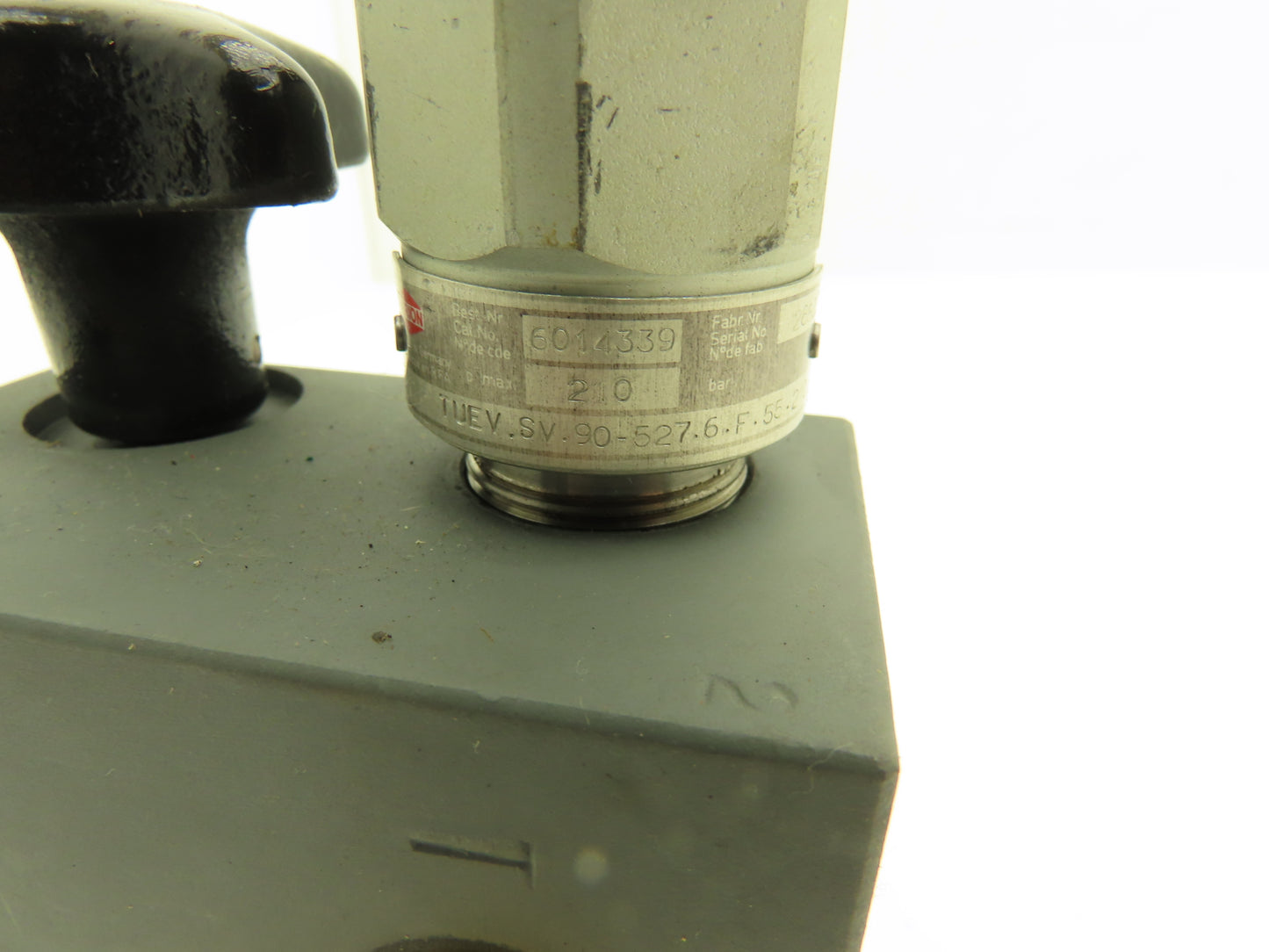 Herion BSP Hydraulic Directional Valve Block Cartridge Relief TUEV.SV.90-527