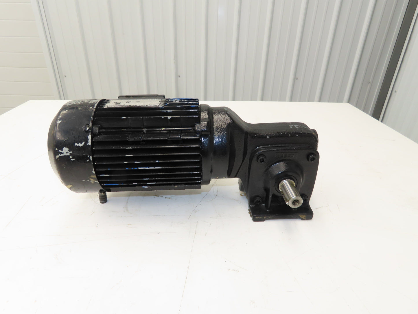 Alfred Imhof S31-DT80N4 Gearmotor 16.5:1 Ratio 84rpm 1Hp 230/400Y 3ph Dual Shaft