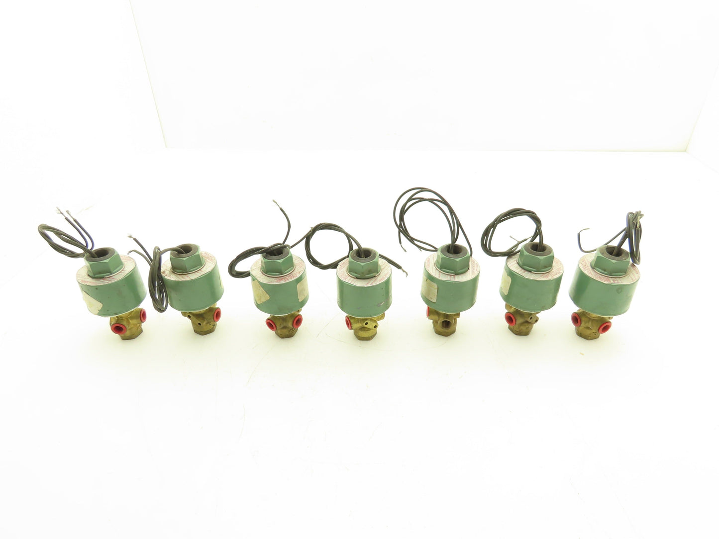 Asco Redhat 8320A86 Solenoid Valve 3 Way 40psi 1/4 NPT 120VAC Lot of 7