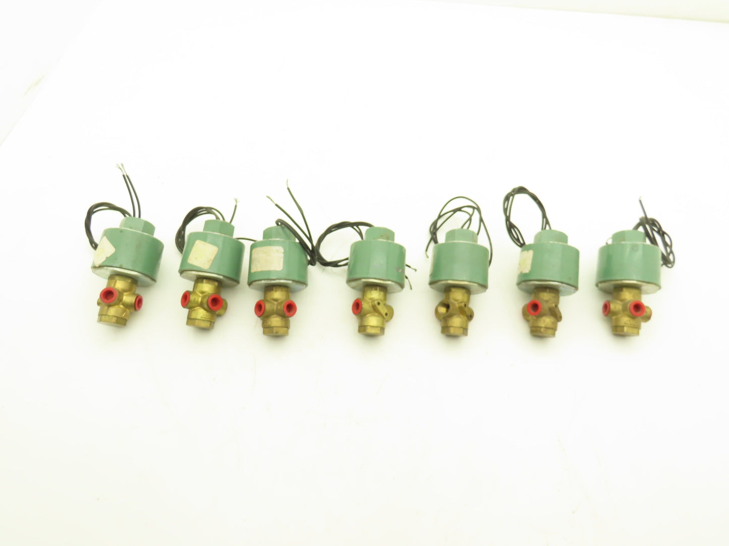 Asco Redhat 8320A86 Solenoid Valve 3 Way 40psi 1/4 NPT 120VAC Lot of 7