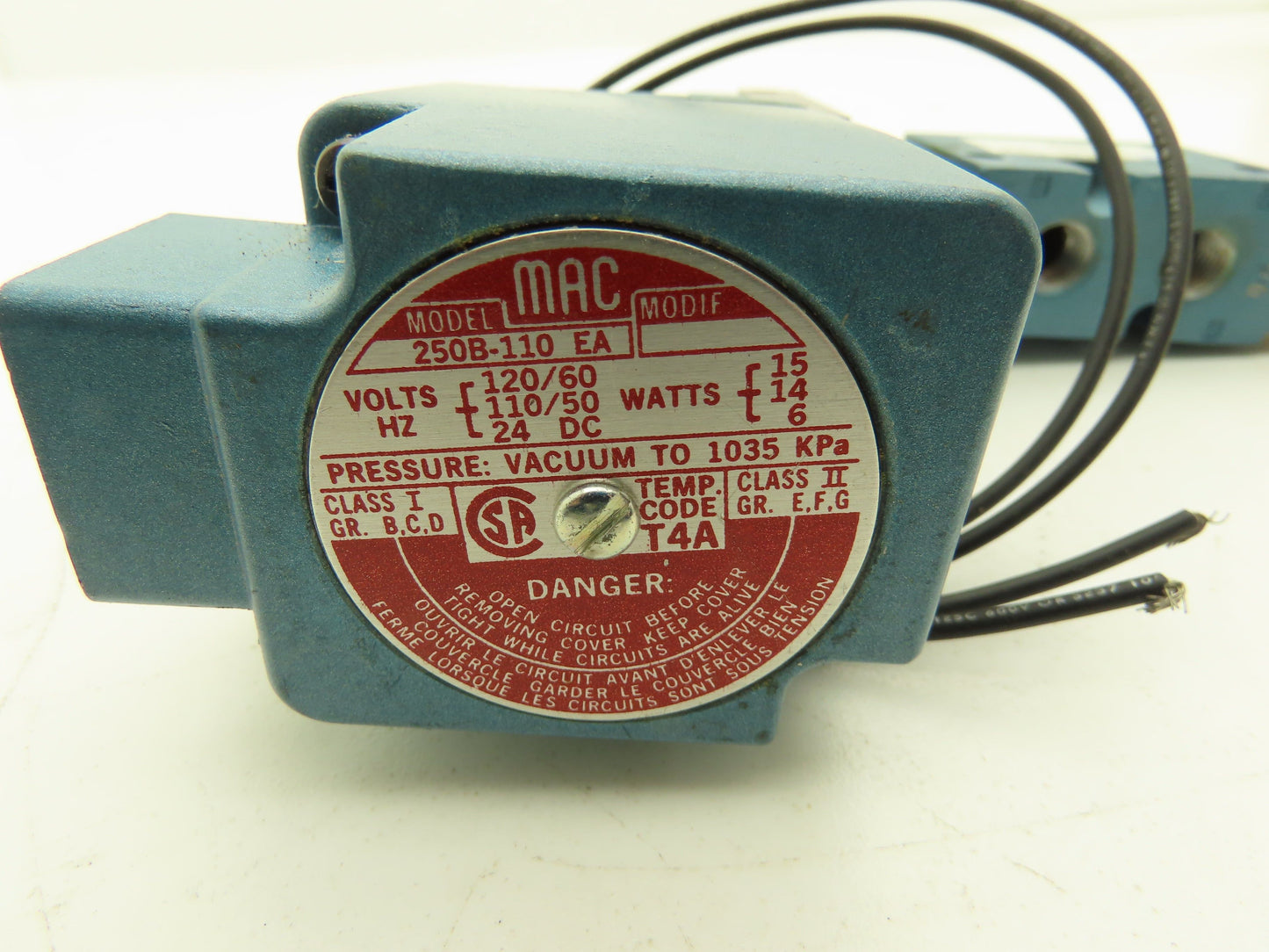 MAC 811C-2E-110EA-152 Pneumatic Air Solenoid Valve 120V 150 PSI 1/4" NPT 5 Way