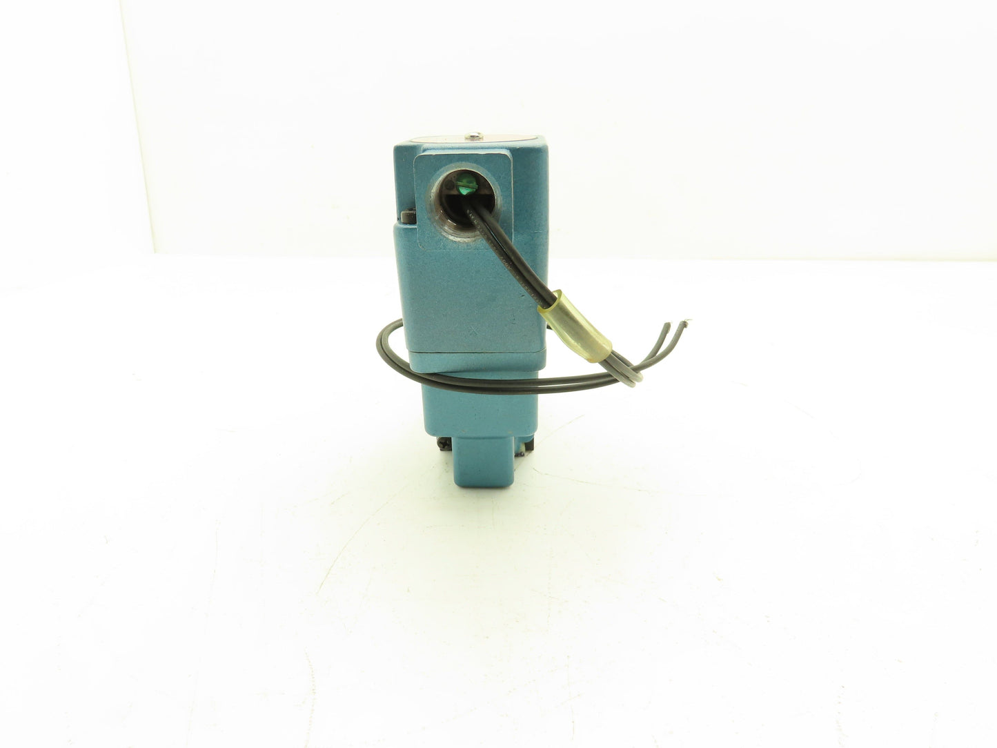MAC 811C-2E-110EA-152 Pneumatic Air Solenoid Valve 120V 150 PSI 1/4" NPT 5 Way
