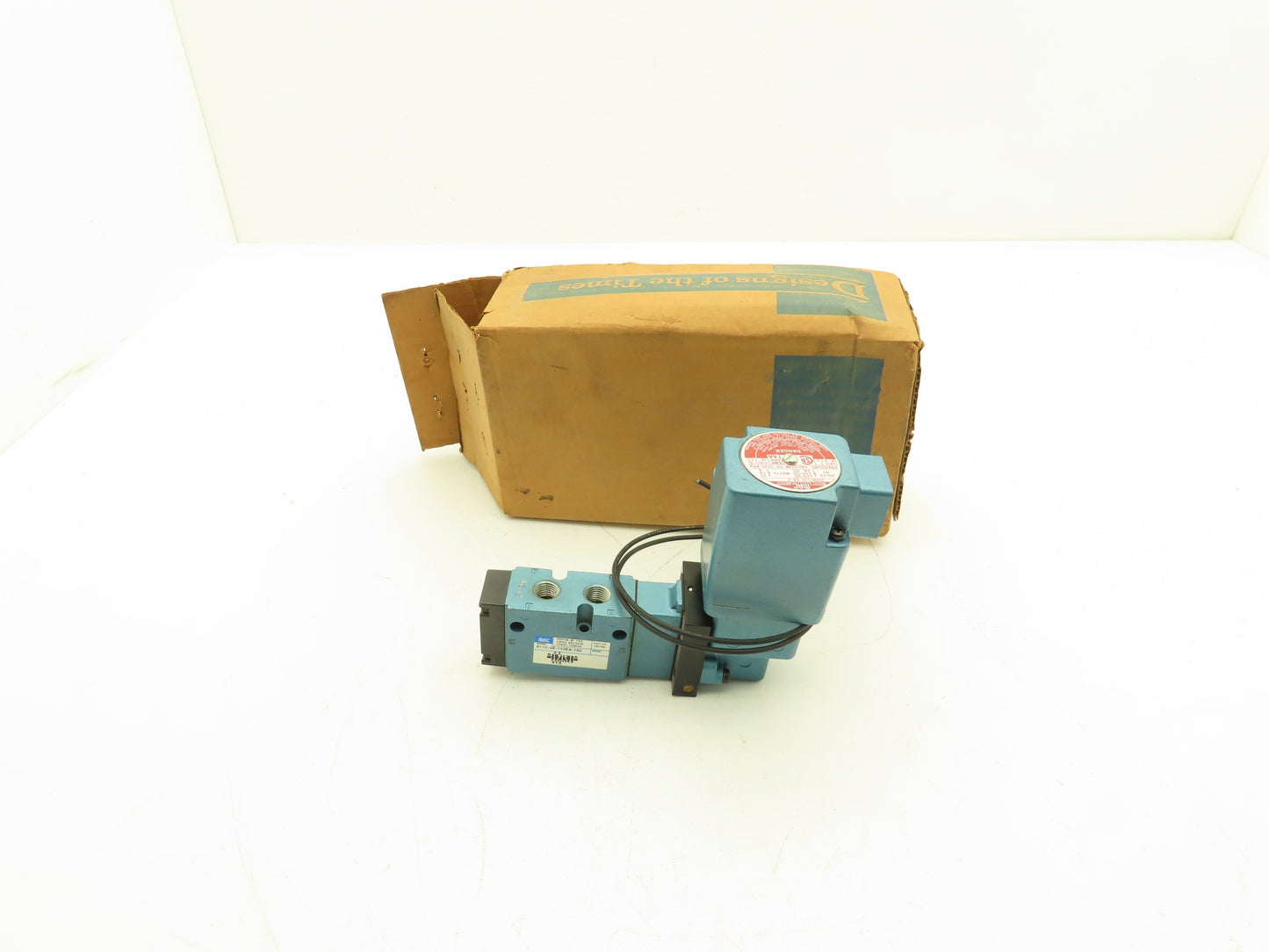 MAC 811C-2E-110EA-152 Pneumatic Air Solenoid Valve 120V 150 PSI 1/4" NPT 5 Way