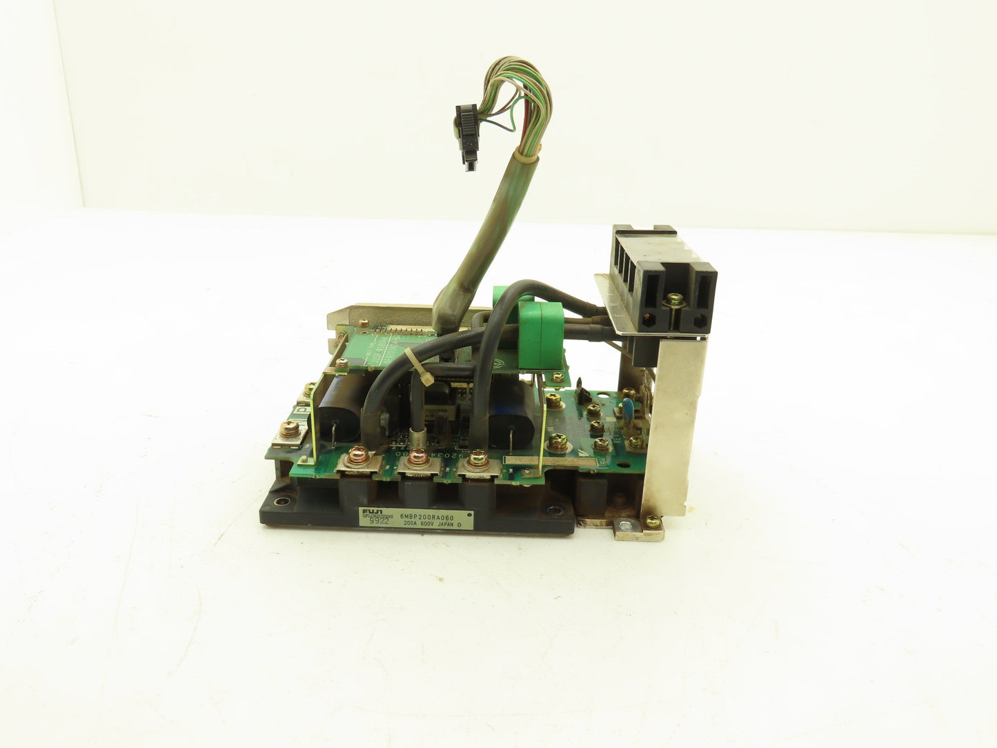 Yaskawa JUSP-WS60AA Servo Amplifier & Fuji 6MBP200RA060 Power Supply 600V 200A