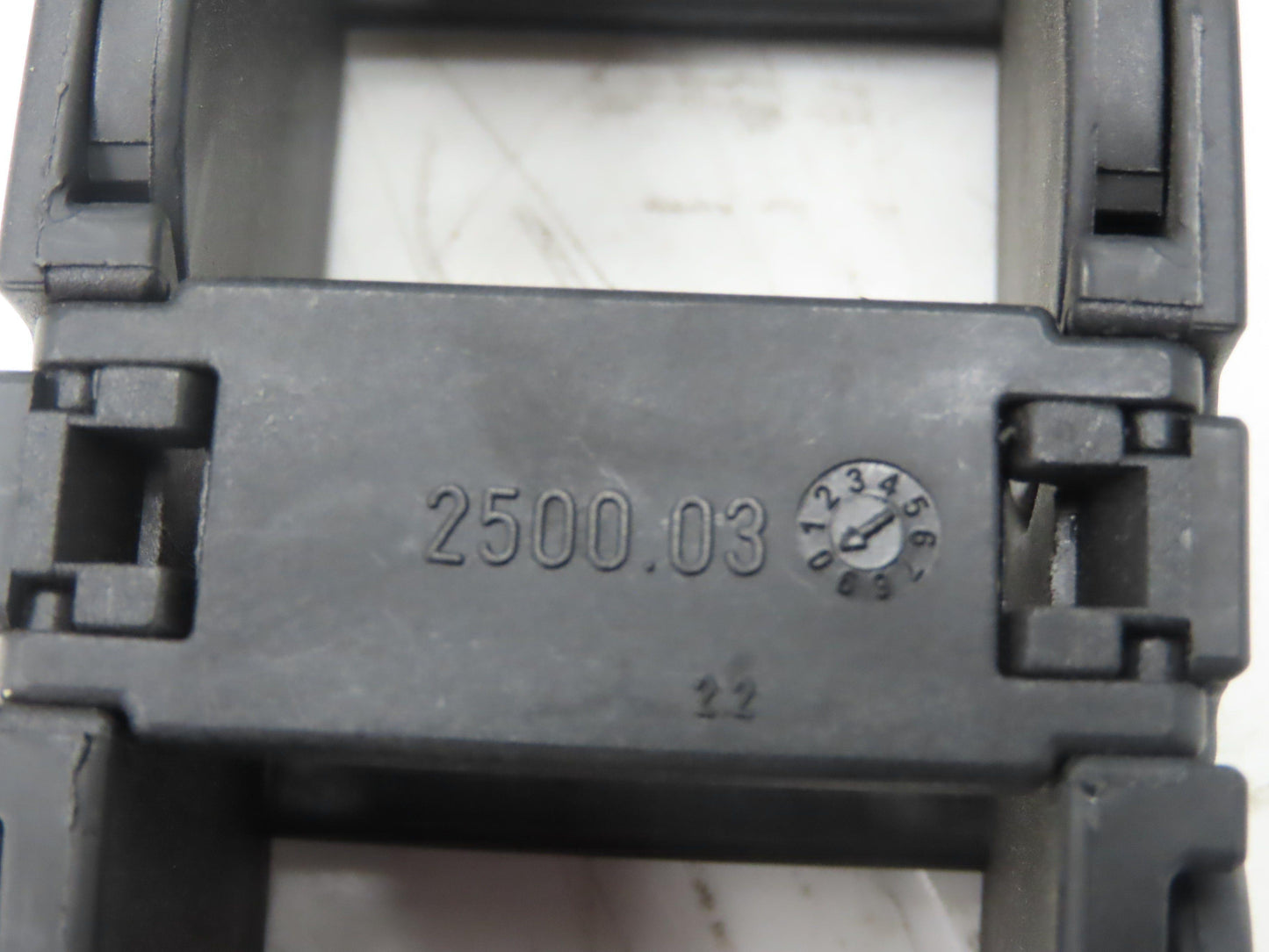 Igus 24003055 2500.03 Energy Chain Cable Carrier 1-1/2" x 1" 40" Length