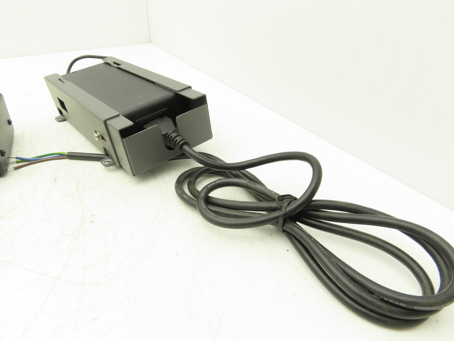 Black Box ACU1028A CAT5 KVM Extender ServSwitch Local Box Only And Cords