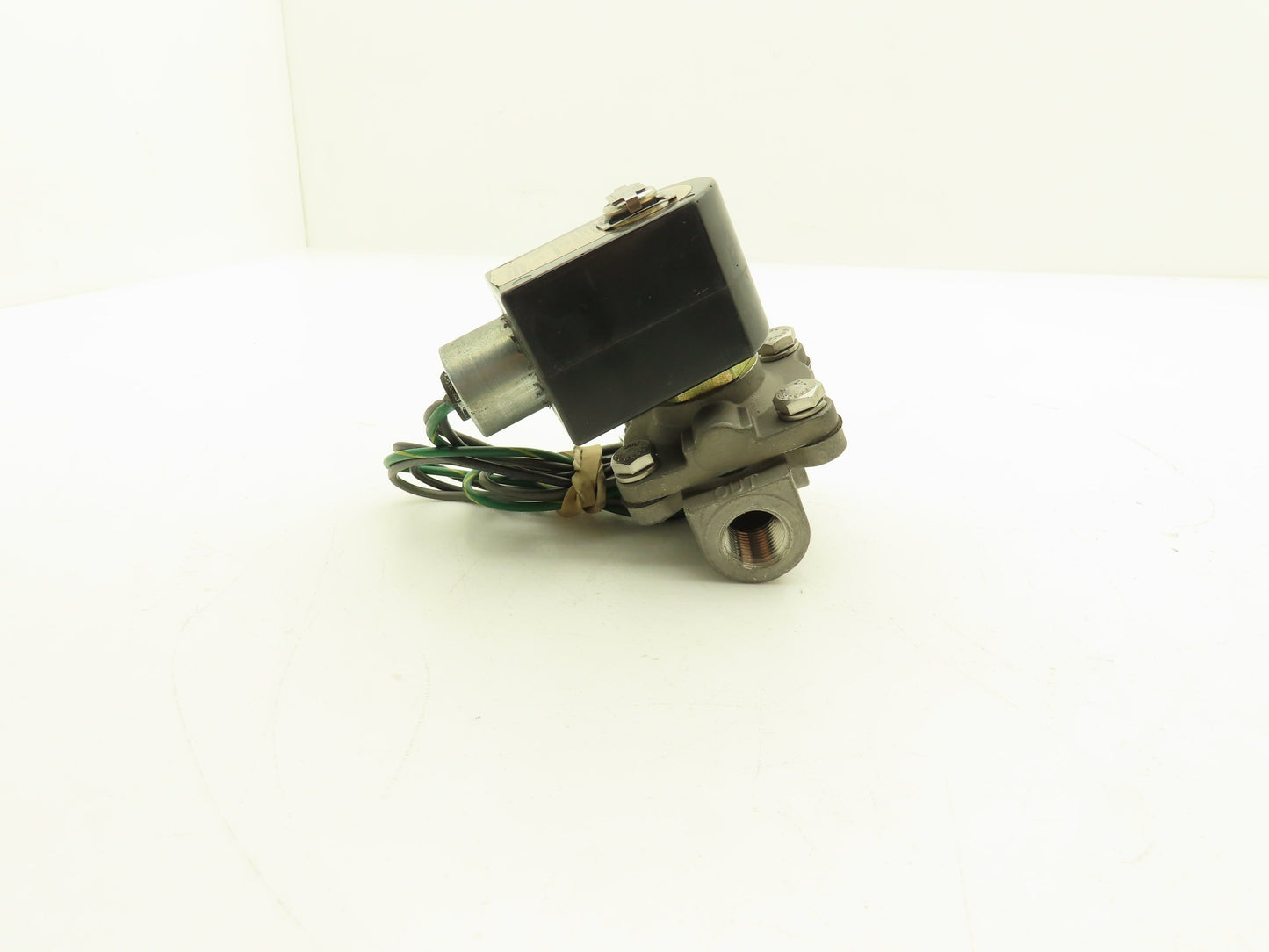 Parker 06F23C6640A3F4C80 Solenoid Valve 2-Way 3/8" NPT 24VDC Normally Closed