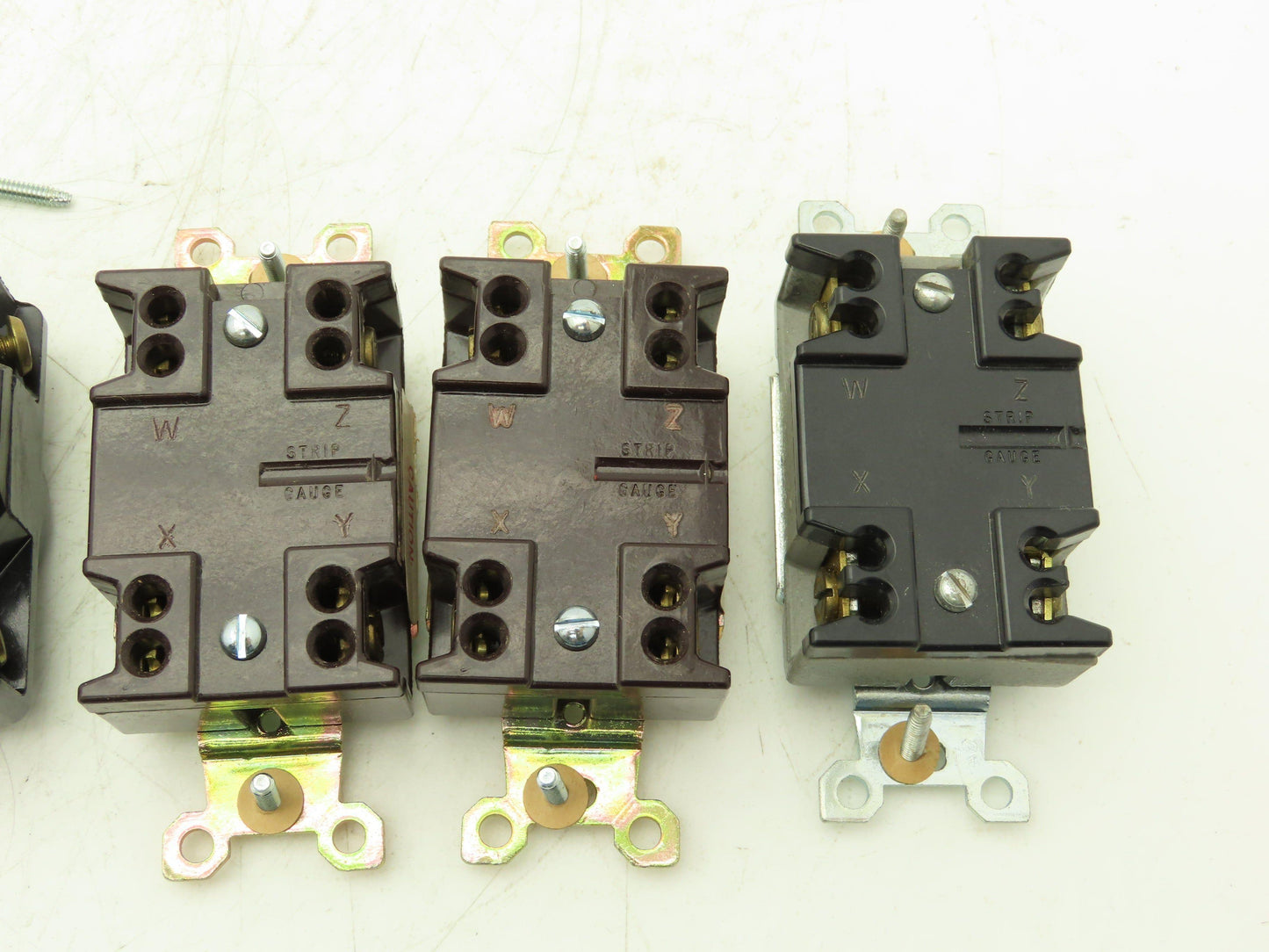 General Electric GL7410 Locking Receptacle 3Ph 4-Wire 120/208v 20A Lot of 6