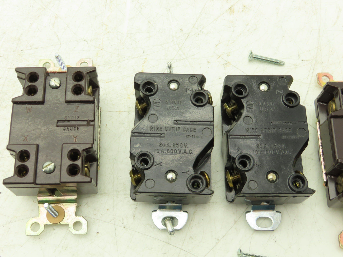 General Electric GL7410 Locking Receptacle 3Ph 4-Wire 120/208v 20A Lot of 6