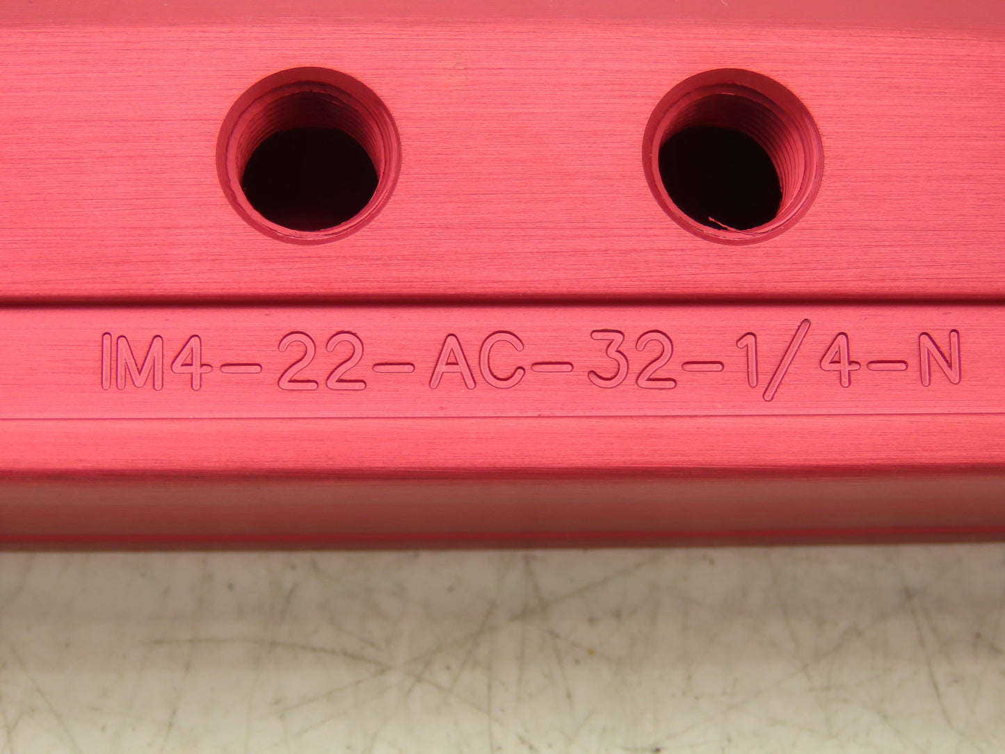 CITO IM4-22-AC-32-1/4-N Inline Air Pneumatic Manifold 1/4"NPT 32-Station 22"L