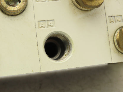 SMC VQ7-6-FG-D Pneumatic Solenoid Valve 3-Station Manifold 4/5 Port