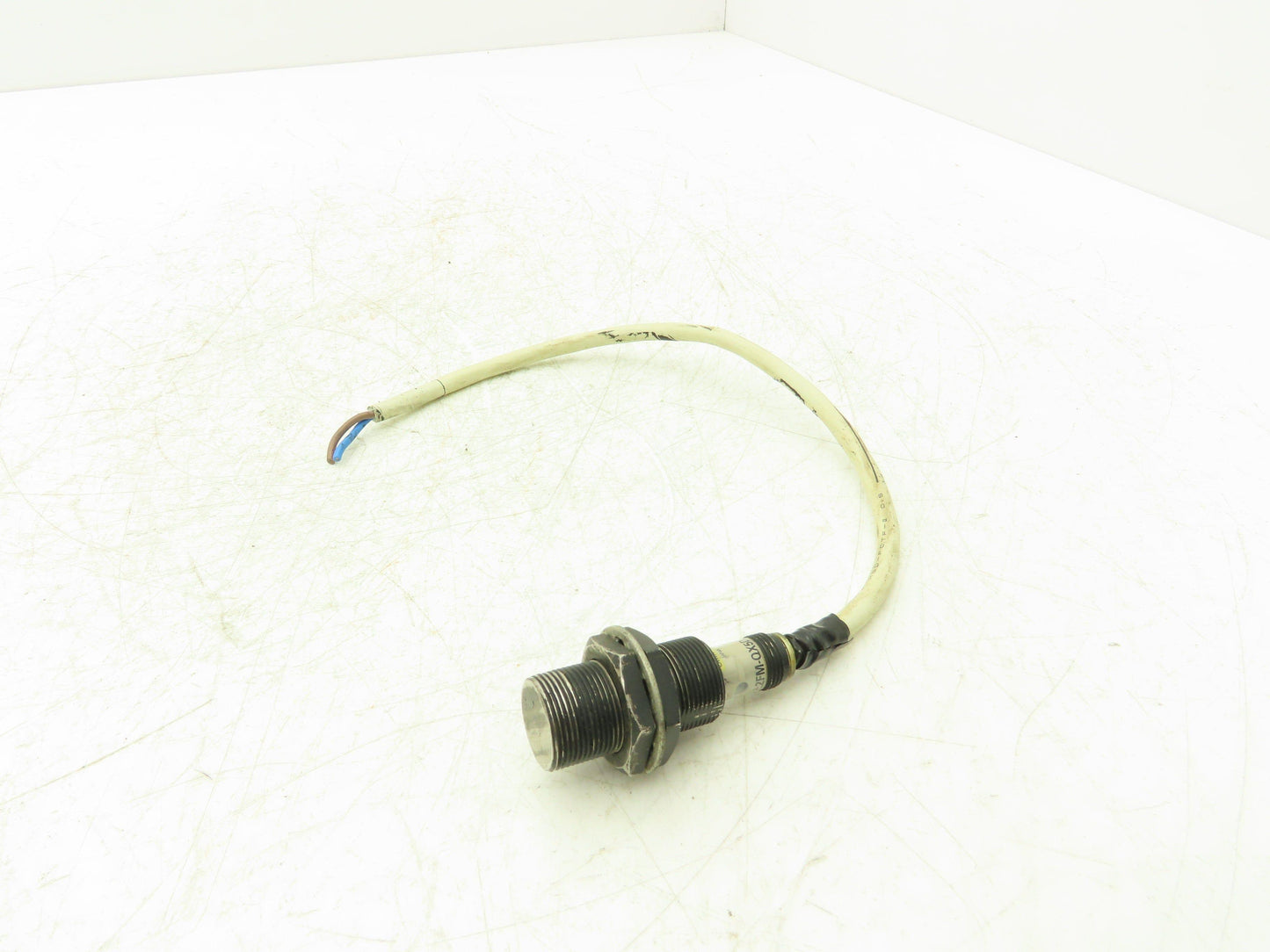 Omron E2FM-QX5D1-1 Inductive Proximity Sensor 10" Cut Cable