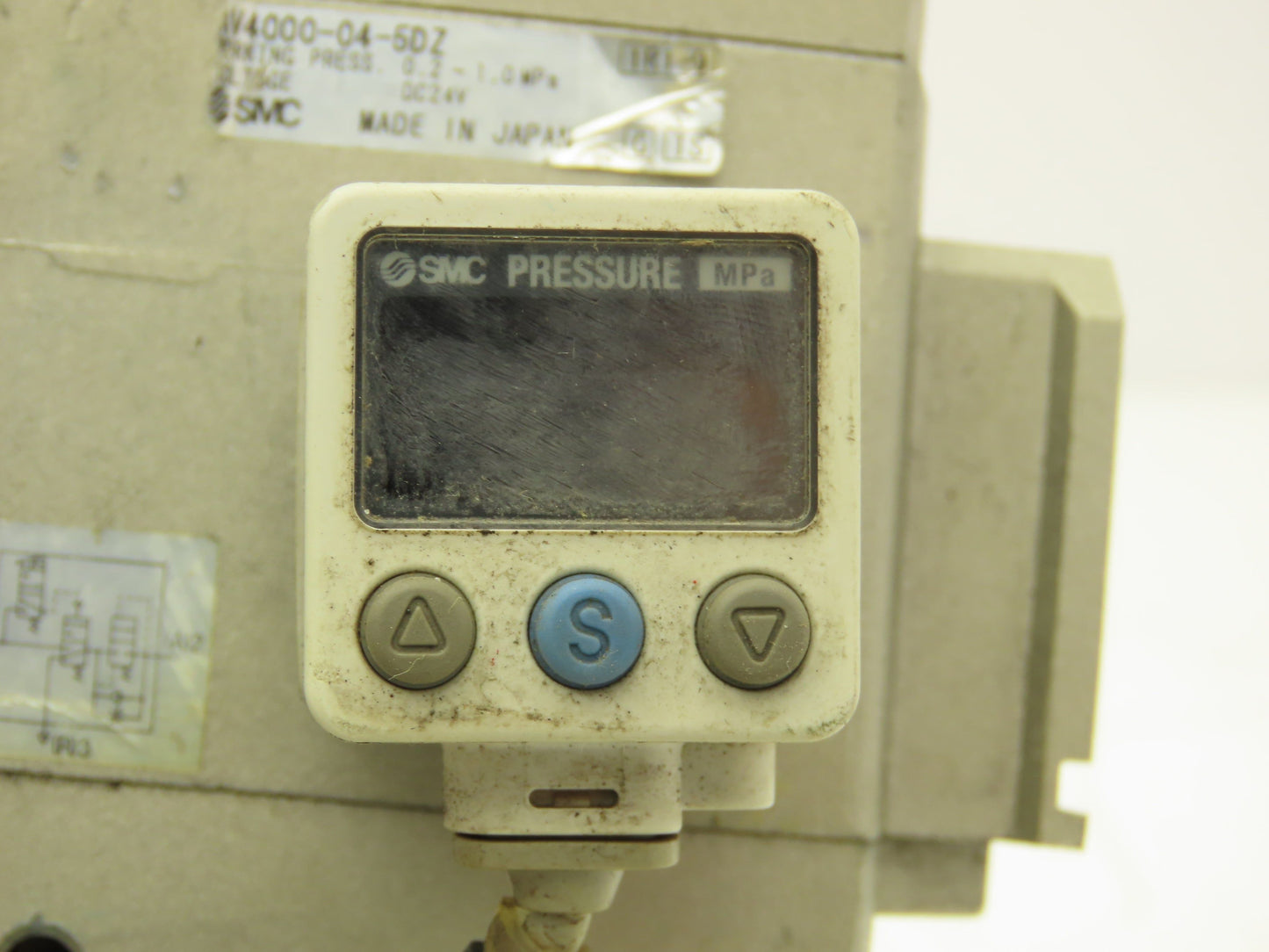 SMC AV4000-04-5DZ Compressed Pneumatic Air Treatment Assembly With Regulators