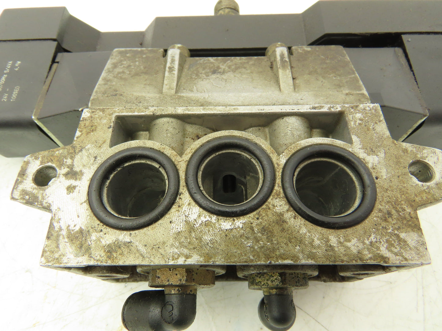 Norgren SXE0573-850-M1 Solenoid Pneumatic Air Valve 24V Coil Base Lot of 2