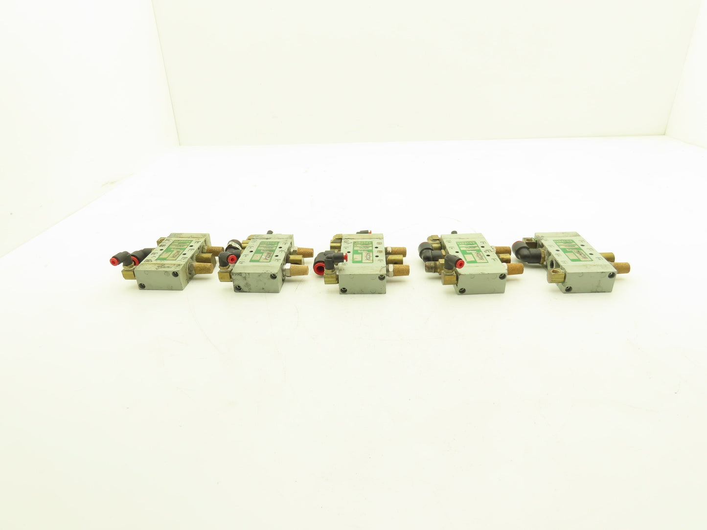 Numatics L22PP6520 Pneumatically Actuated Dual Solenoid Valve 5-145psig Lot of 5