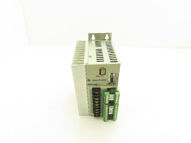 Allen Bradley 2098-DSD-020 Ultra 3000 Servo Drive 120/240V 1PH V1.45 Ser B