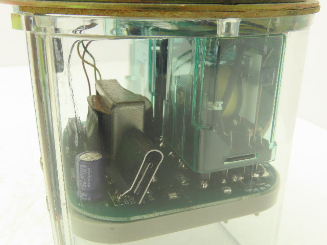 Dwyer 3000-00C Photohelic Pressure Switch Gauge 25PSI 120F .25" Of Water