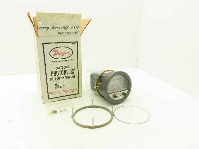 Dwyer 3000-00C Photohelic Pressure Switch Gauge 25PSI 120F .25" Of Water