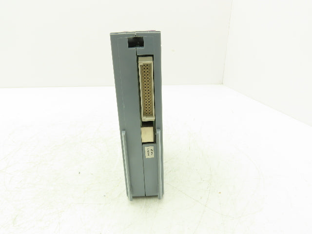 B&R 3D0479.6 Digital Output Module 16 Point 24VDC 5A REV GO Cracked Plastic