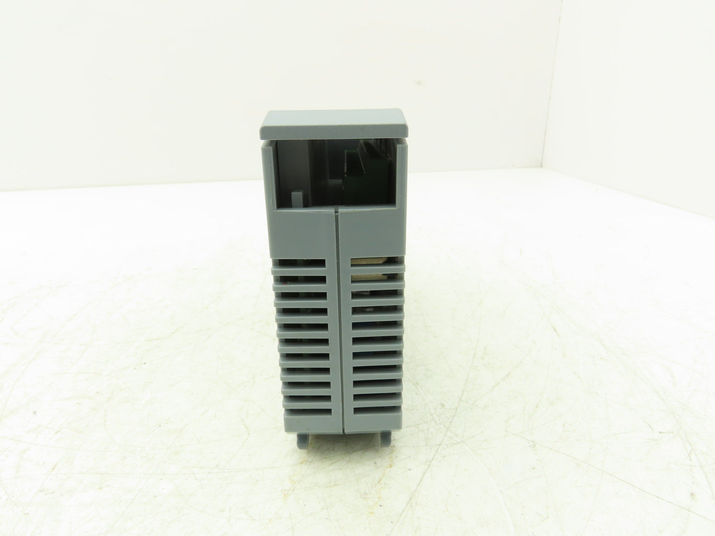B&R 3D0479.6 Digital Output Module 16 Point 24VDC 5A REV GO Cracked Plastic