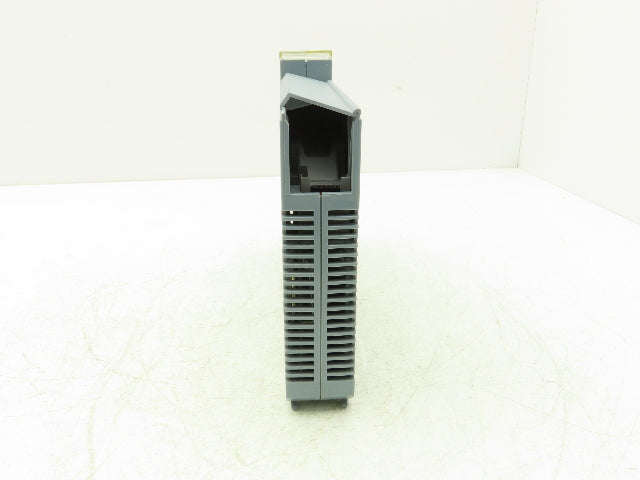 B&R Automation 2DI426.6 Digital Input 426 Module 32 Input 24VDC Rev C0 *Cracked*