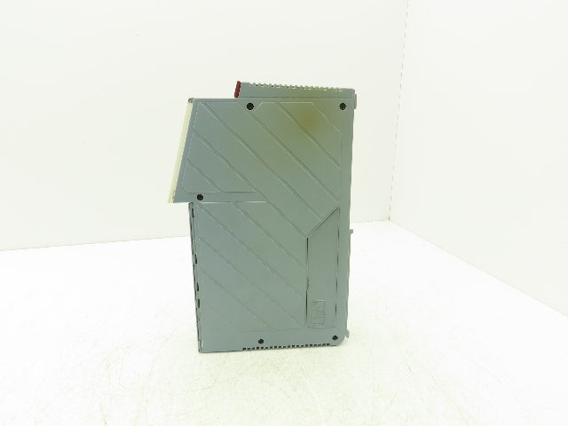 B&R Automation 2D0428.6 Digital Output Module DO 428 Tra 24VDC 2A Rev CO Cracked