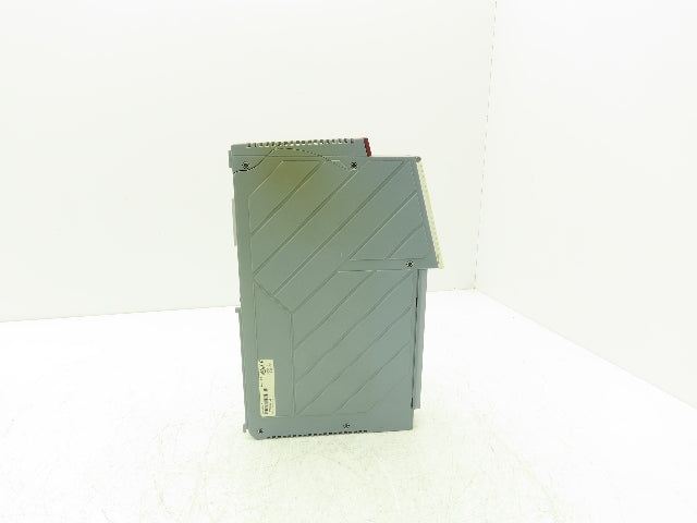 B&R Automation 2D0428.6 Digital Output Module DO 428 Tra 24VDC 2A Rev CO Cracked