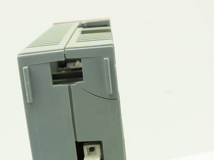 B&R Automation 2D0428.6 Digital Output Module DO 428 Tra 24VDC 2A Rev CO Cracked