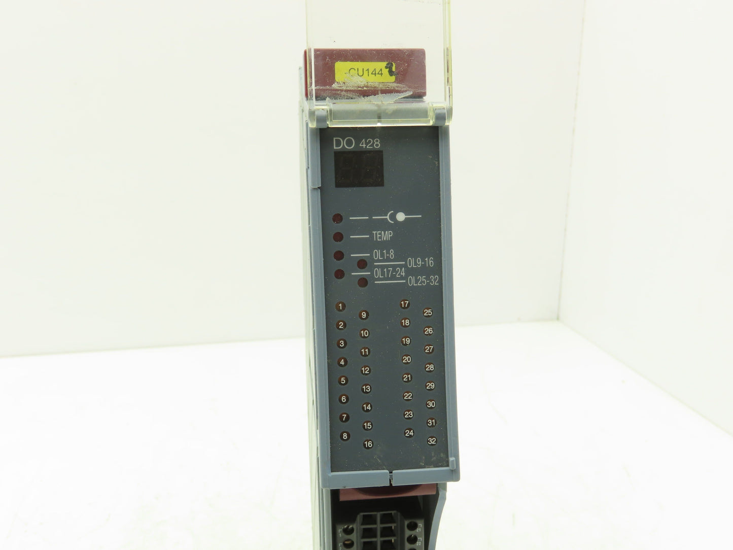 B&R Automation 2D0428.6 Digital Output Module DO 428 Tra 24VDC 2A Rev CO Cracked