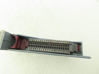 B&R Automation 2D0428.6 Digital Output Module DO 428 Tra 24VDC 2A Rev CO Cracked