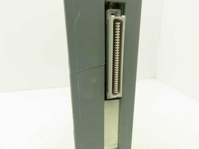 B&R Automation 2D0428.6 Digital Output Module DO 428 Tra 24VDC 2A Rev CO Cracked