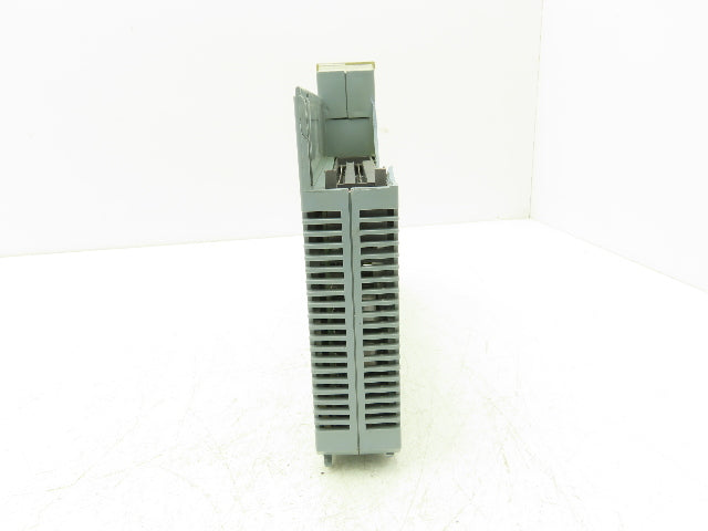 B&R Automation 2D0428.6 Digital Output Module DO 428 Tra 24VDC 2A Rev 14 Cracked
